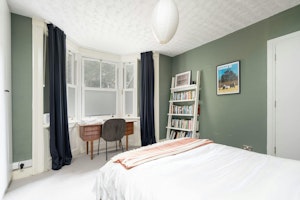 Dalston Deluxe image 9