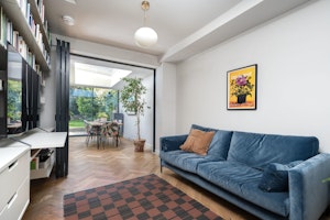 Dalston Deluxe image 5