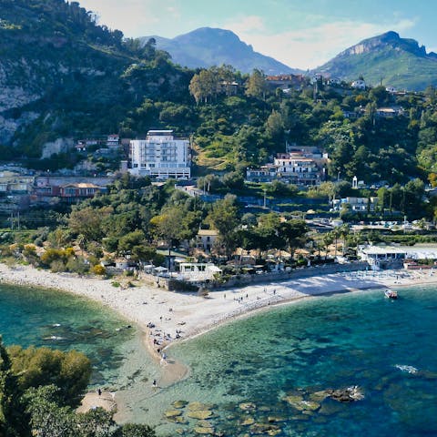 Experience the magic of coastal living from Isola Bella – just 2km away