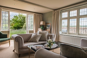 Lavish Retreat image 11