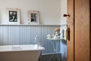Lavish Retreat image 4