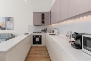 A Pad in Kensington image 6