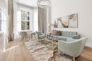 A Pad in Kensington image 1