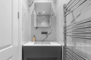 A Pad in Kensington image 5