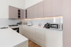 A Pad in Kensington image 2