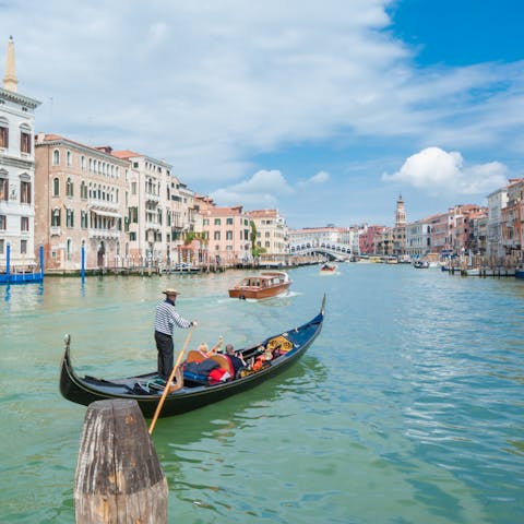 Fall in love with Venice from this central location
