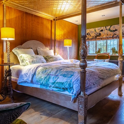 Feel like royalty when waking up in a four-poster bed 
