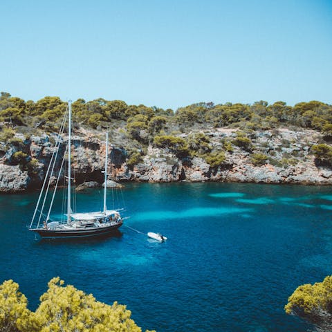 Explore the azure blue waters of Mallorca from your home in Caimari