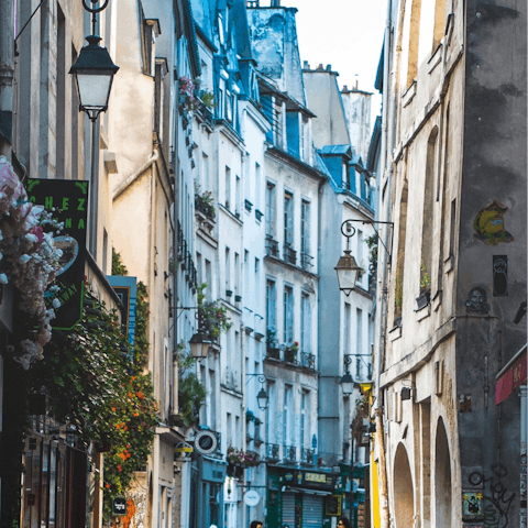 Enjoy a quintessentially Parisian stay with the vibrant scene of the Marais on your doorstep