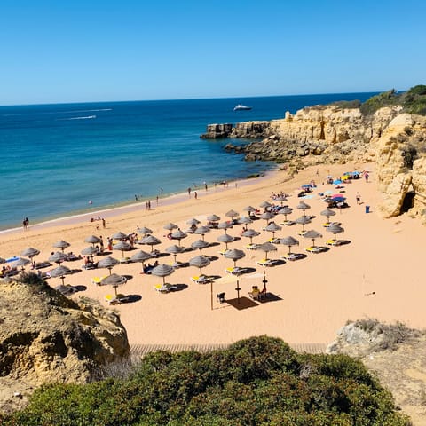 Spend a day on the gorgeous Algarve coast with a direct bus from home