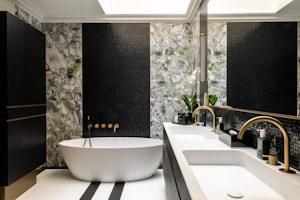 Parisian Secrets image 4