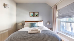 Tideswell Cottage image 9
