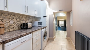 Tideswell Cottage image 6