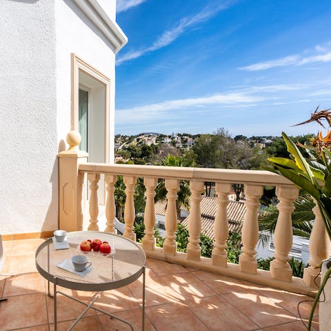 Enjoy mornings admiring the Costa Blanca views from the balcony 