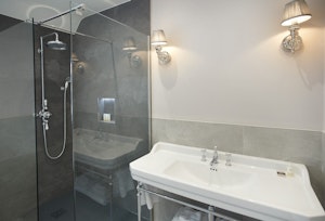 The Lakeland House image 2