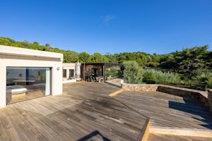 Golden Coastline Retreat image 9