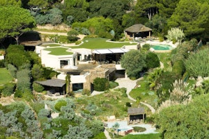 Golden Coastline Retreat image 3