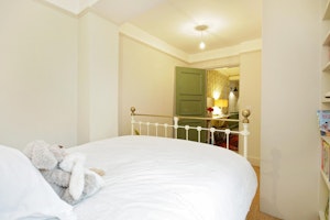 London Melody image 10