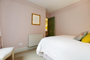 London Melody image 9