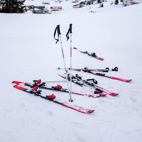 Make the most of the free shuttle and access four different ski mountains