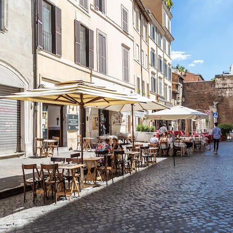 Drink and dine out at fantastic local restaurants – Nonna Betta and Il Giardino Romano are directly below the apartment