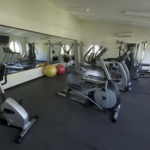 Start your mornings with a quick high-intensity workout in the on-site gym