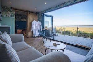 Bay Retreat image 3