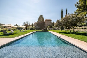 Garden Rest image 1