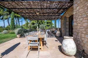 Garden Rest image 14