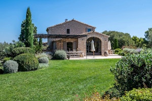 Garden Rest image 10
