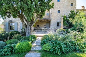 Garden Rest image 5