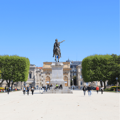 Stay in the heart of Montpellier, within easy reach of Promenade du Peyrou