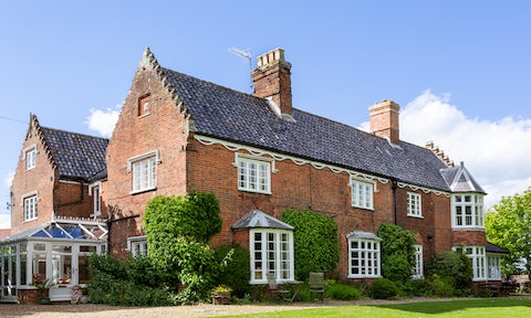 Roselyn Manor