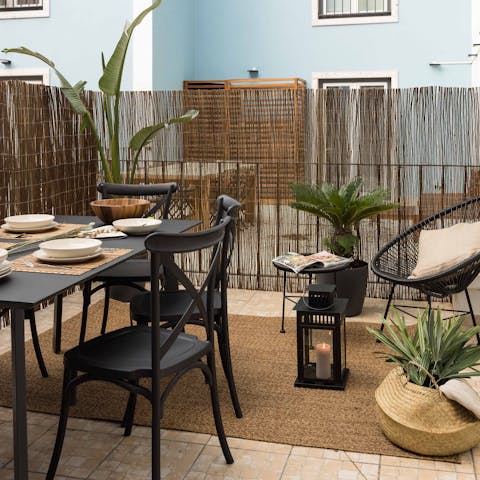 Make the most of your private outdoor dining space