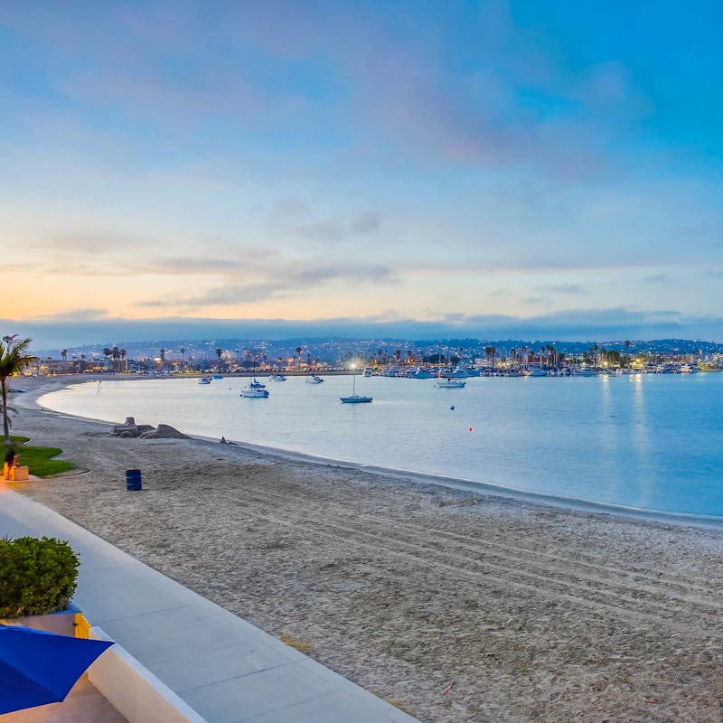 Take an evening stroll along the promenade or sand, straight from your back yard