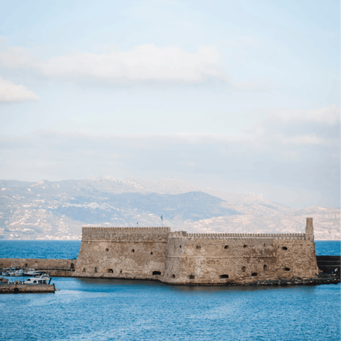 Dine by the waves at the Venetian port of Heraklion
