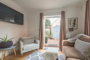 Good Mews image 12