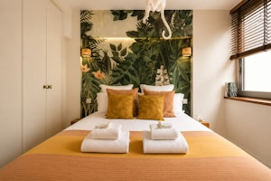 The Parisian Jungle image 5