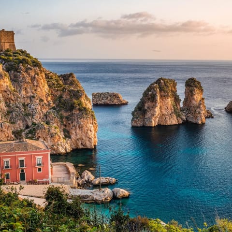 Fall in love with the timeless beauty of Sicily 
