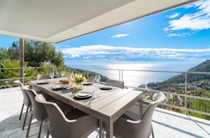 Above Èze image 2
