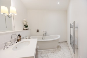 Marble & Lace image 4