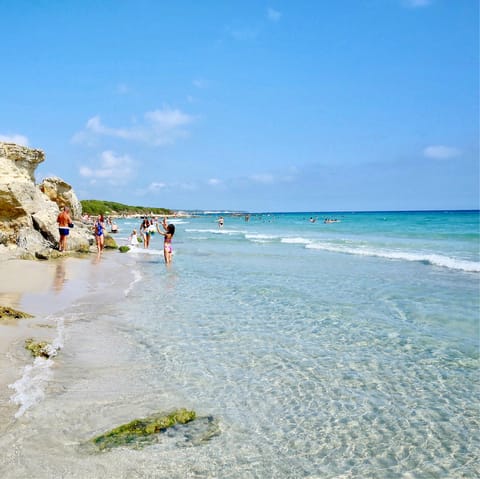 Drive to Lido Pantano so you can spend sunshine days in soft sand and blue surf