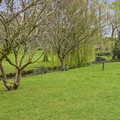 Enjoy the peace of the shared gardens as you listen to the babbling of Blockley Brook
