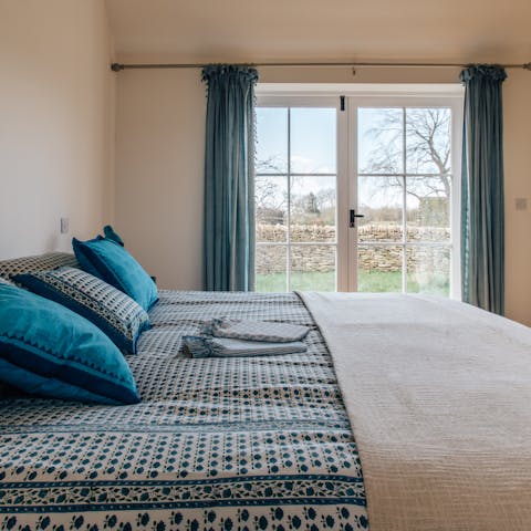 Wake up to views of the Cotswolds