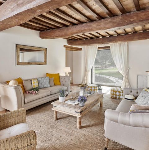 Enjoy a warm welcome from this 16th-century farmhouse