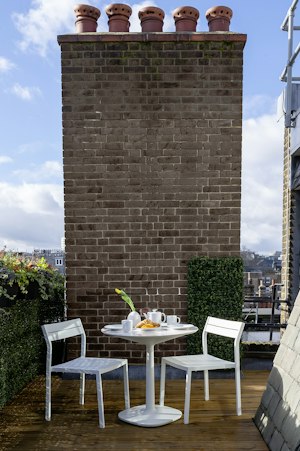 Bentinck Penthouse Studio image 5