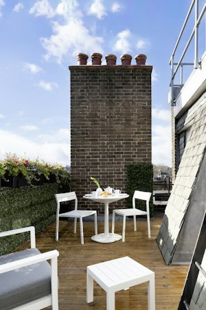 Bentinck Penthouse Studio image 4