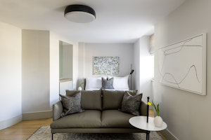 Bentinck Penthouse Studio image 3