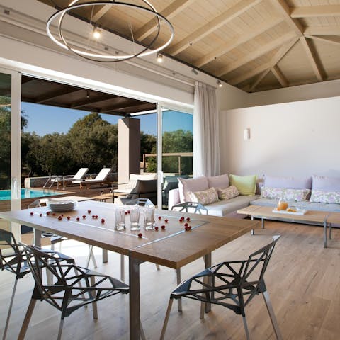 Keep cool inside with a lofty ceiling in the open living room