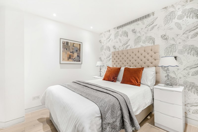 Elegant London additional image